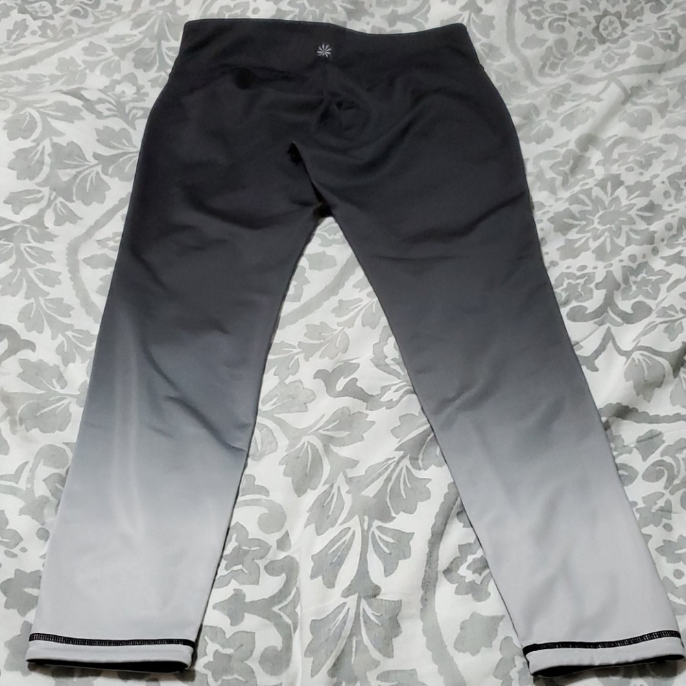 Athleta size medium reversible ombre leggings